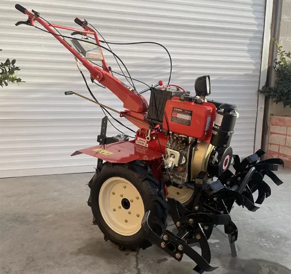 تیلر کشاورزی بوکان قابلیت مانور بالا و دوام طولانی