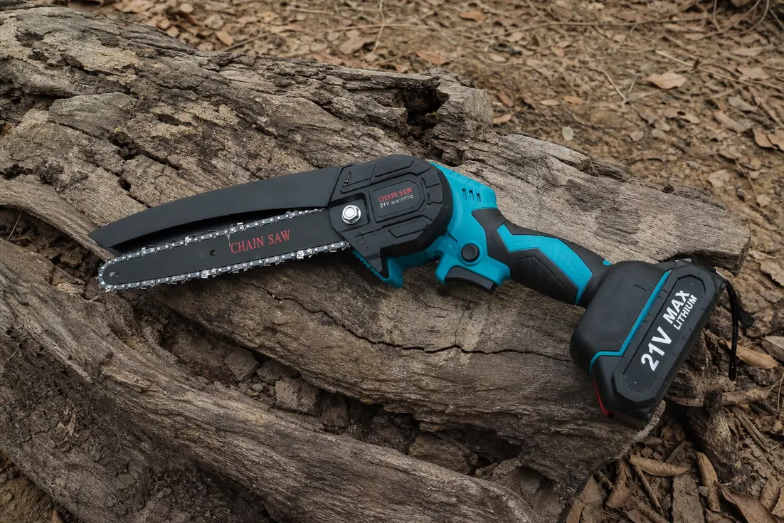 small-cordless-electric-saw-0-1787692666909